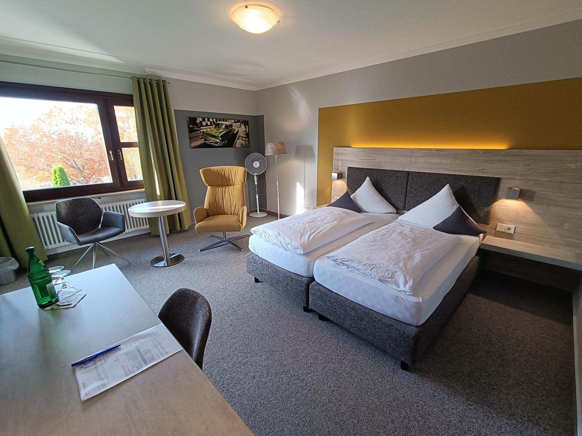 Burgstadt-Hotel Кастеллаун Экстерьер фото