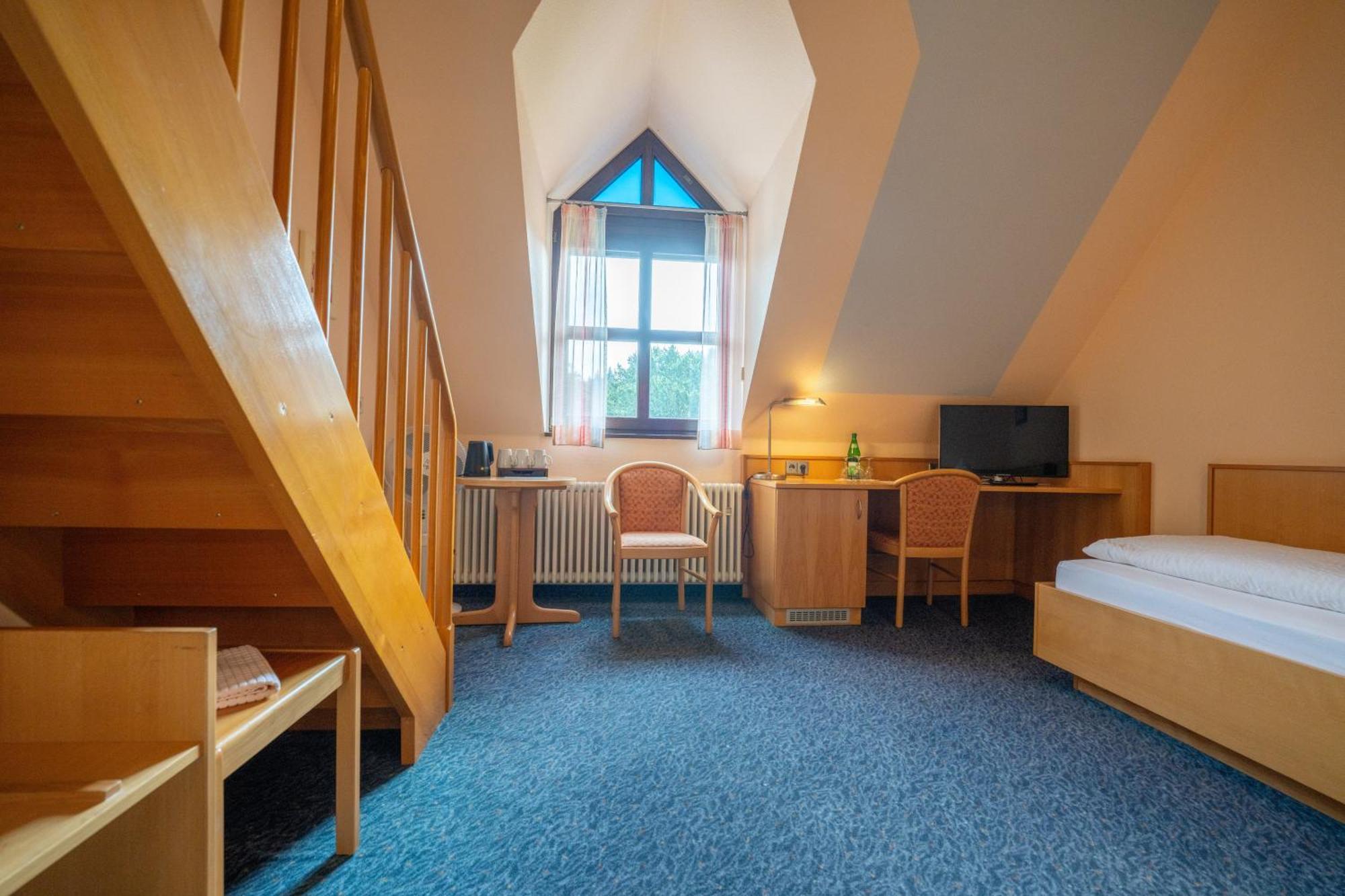 Burgstadt-Hotel Кастеллаун Экстерьер фото