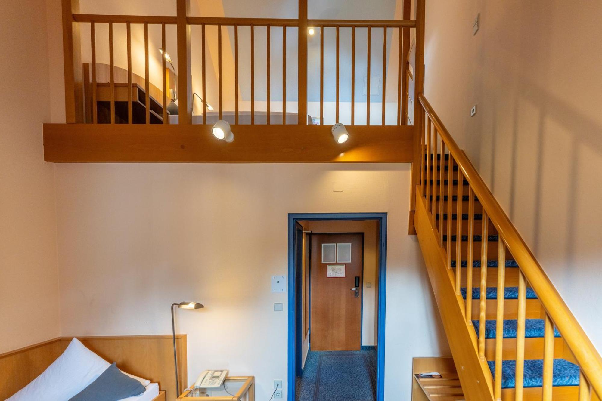 Burgstadt-Hotel Кастеллаун Экстерьер фото