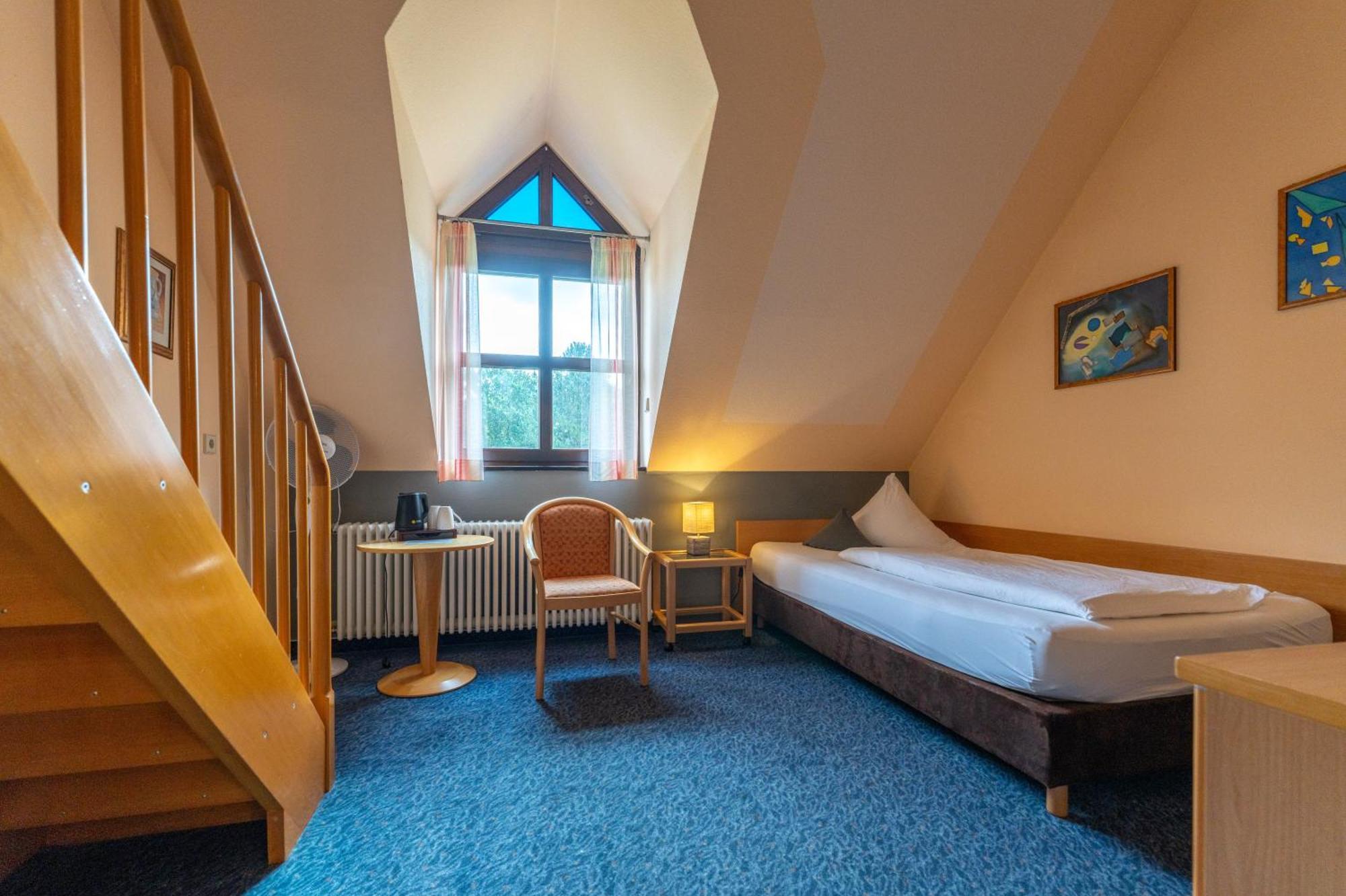 Burgstadt-Hotel Кастеллаун Экстерьер фото