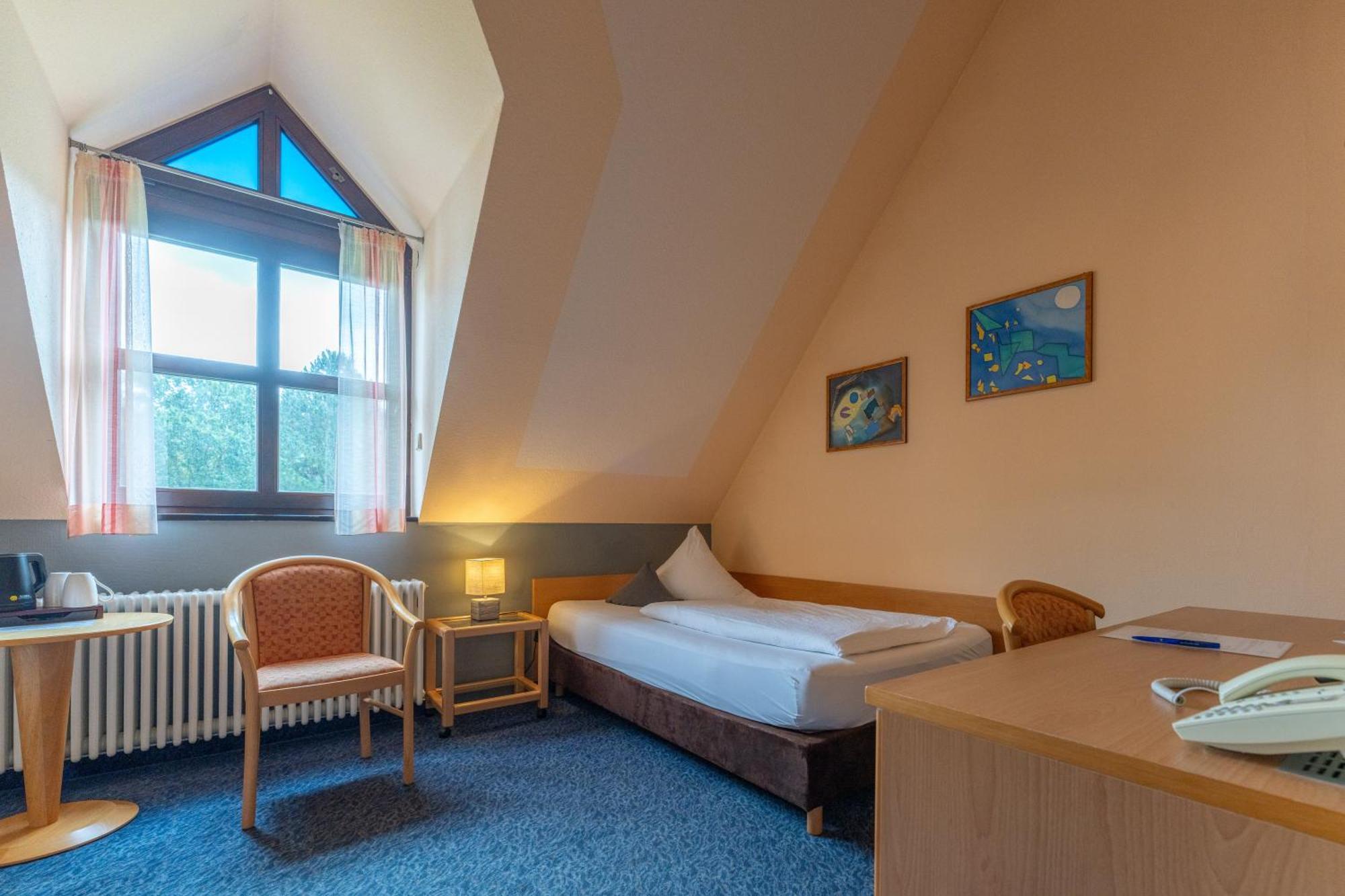 Burgstadt-Hotel Кастеллаун Экстерьер фото