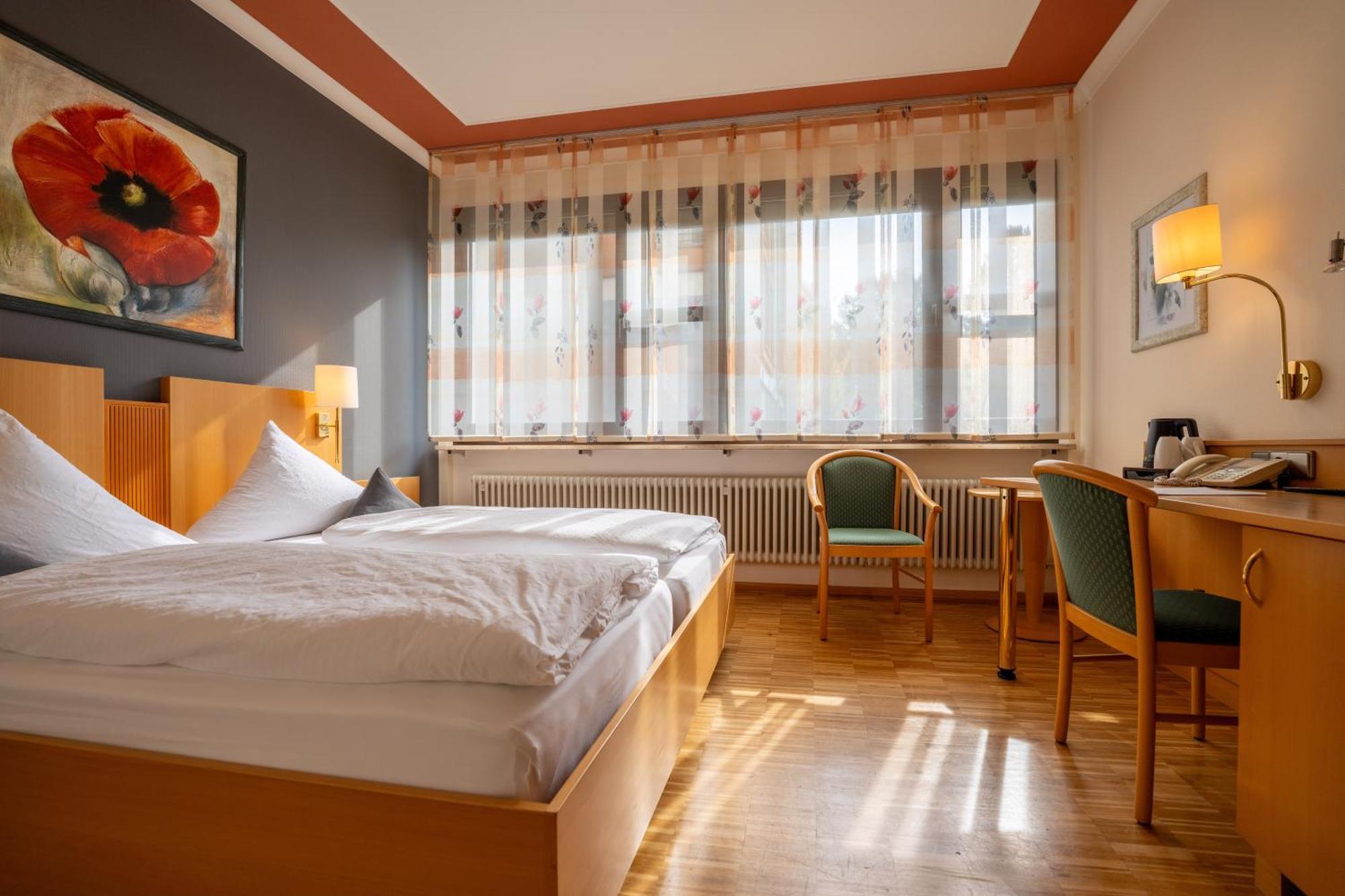 Burgstadt-Hotel Кастеллаун Экстерьер фото