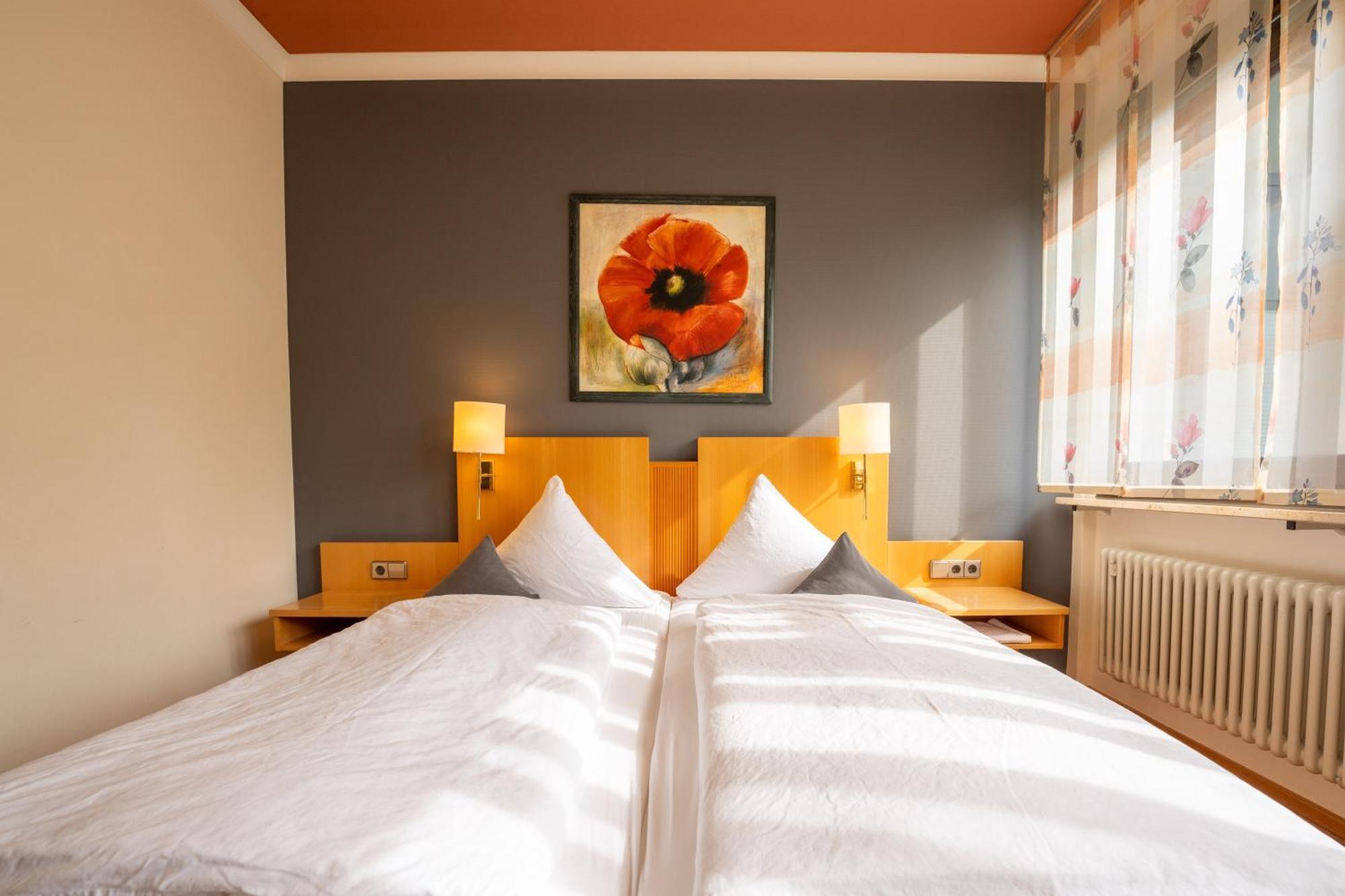 Burgstadt-Hotel Кастеллаун Экстерьер фото