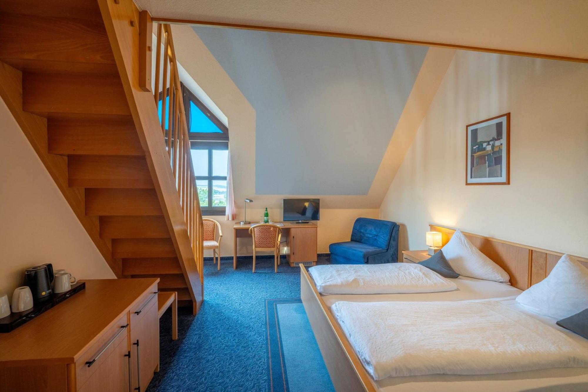 Burgstadt-Hotel Кастеллаун Экстерьер фото