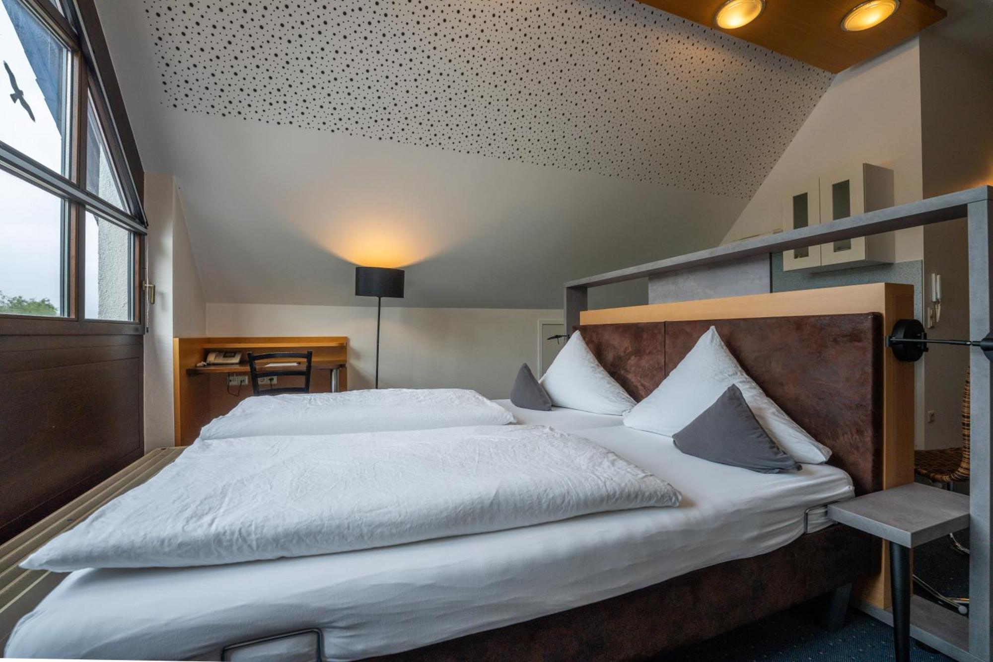 Burgstadt-Hotel Кастеллаун Экстерьер фото