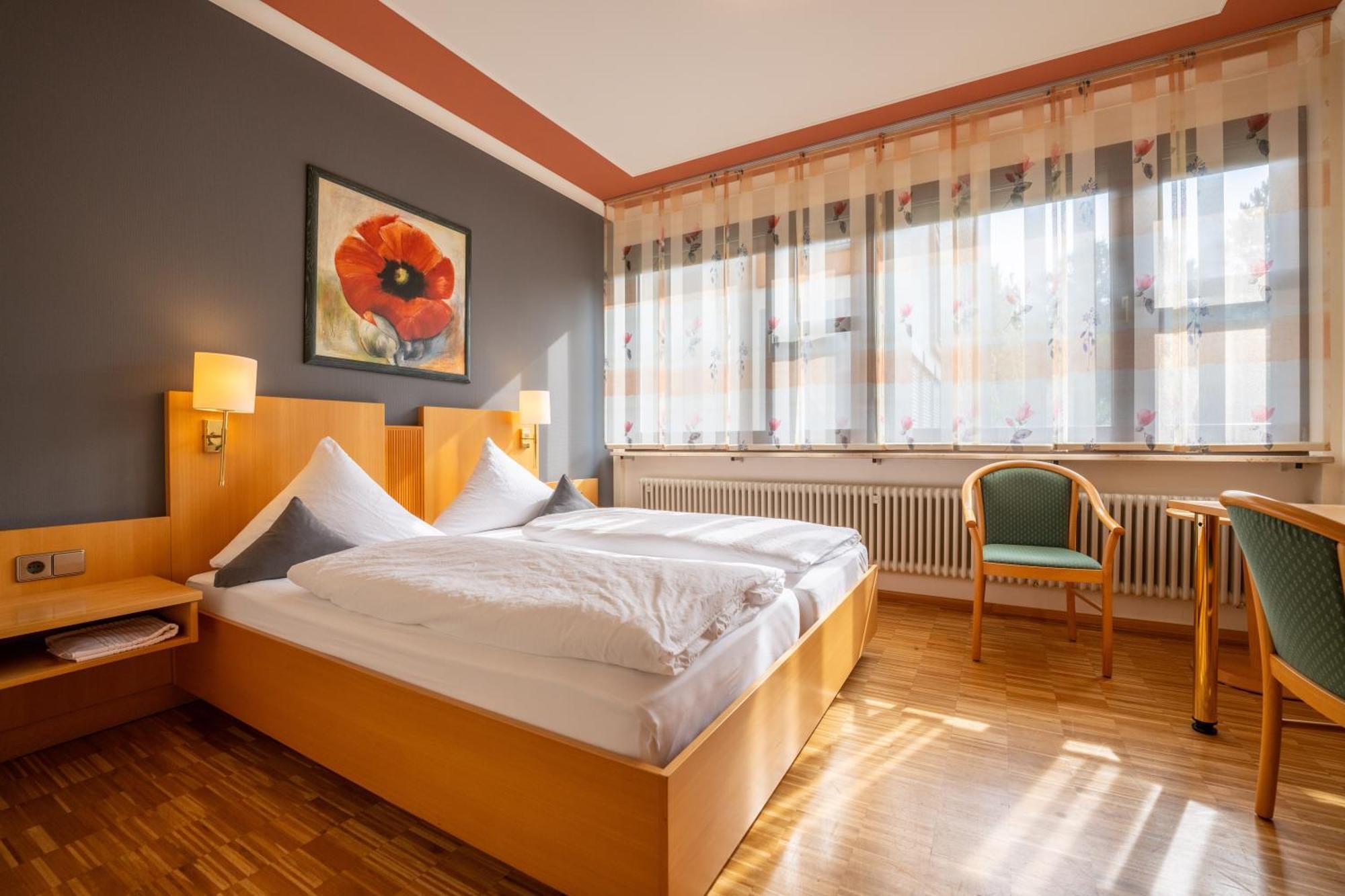 Burgstadt-Hotel Кастеллаун Экстерьер фото