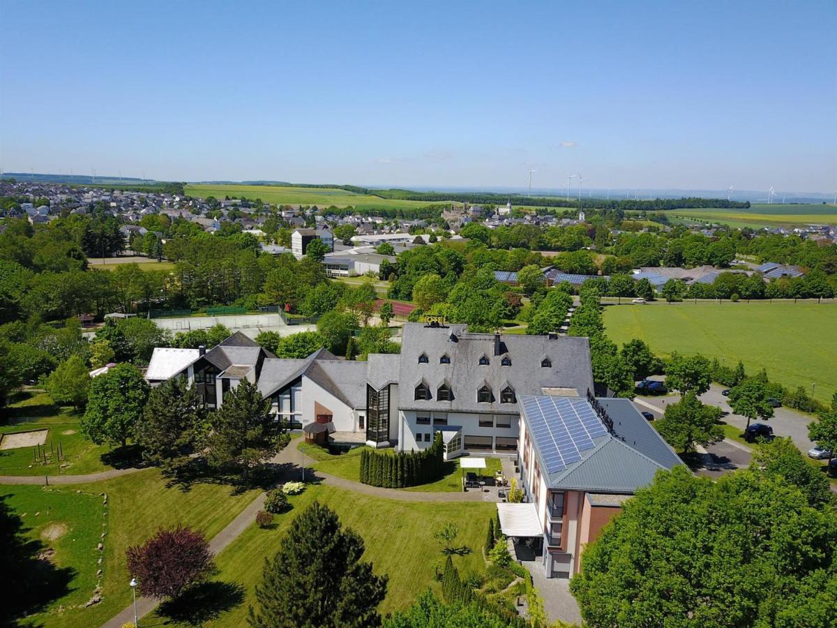 Burgstadt-Hotel Кастеллаун Экстерьер фото